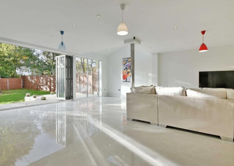 Lawrence Court, Mill Hill